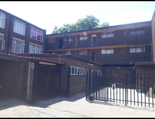 3 BEDROOM APARTMENT FOR SALE IN RUSTENBURG CENTRAL